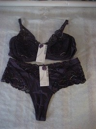 Ensemble Soutien gorge / string violet
